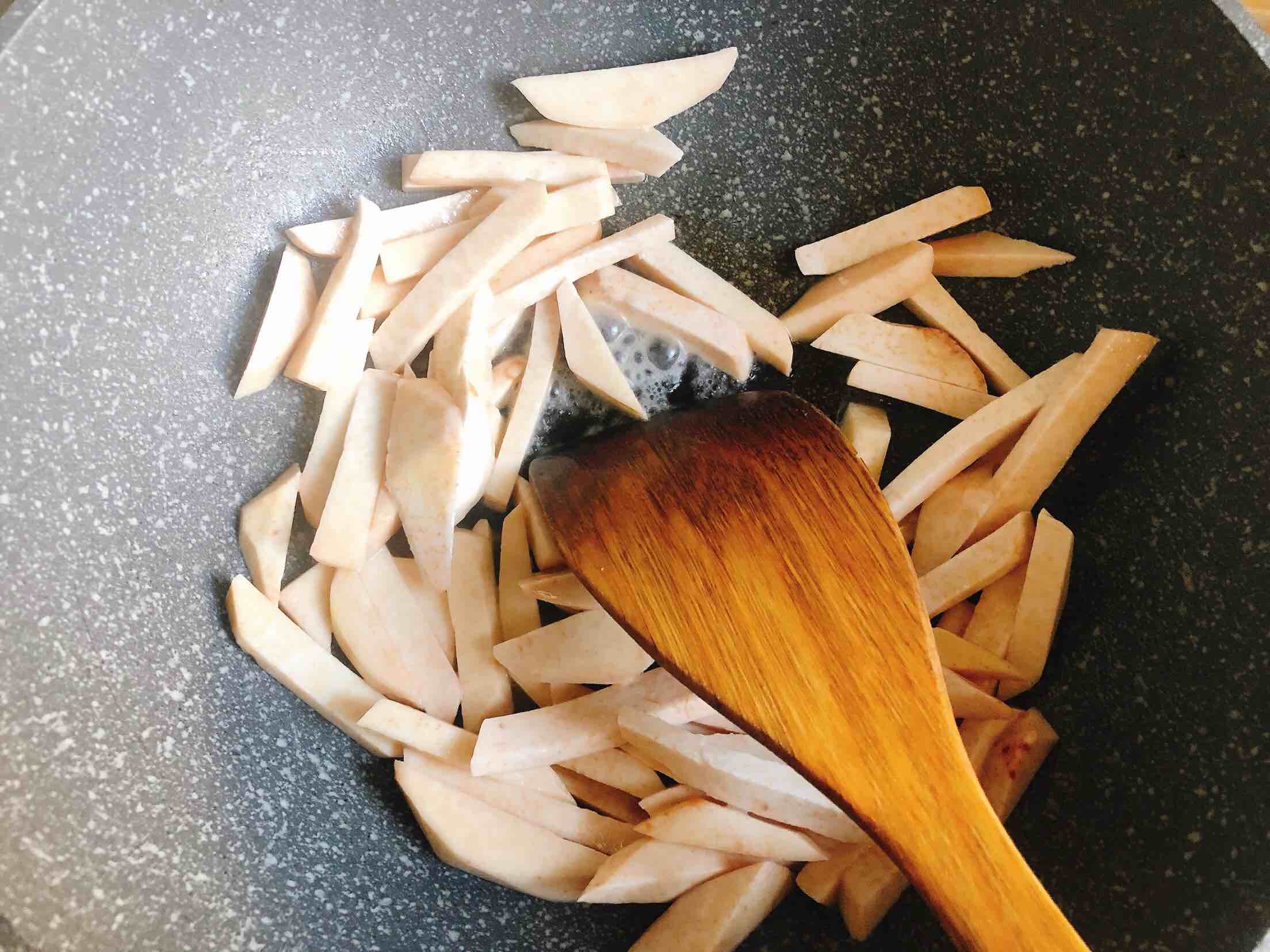 糟菜燴芋頭的做法-酸辣味燒菜譜-易網健康養生網 糟菜燴芋頭的做法-酸辣味燒菜譜