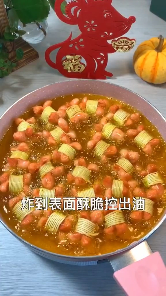 酥脆親親腸的做法-家常味炸菜譜-易網(wǎng)健康養(yǎng)生網(wǎng) 酥脆親親腸的做法-家常味炸菜譜