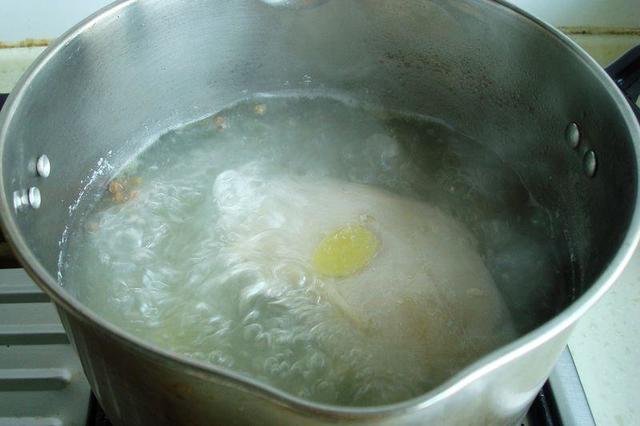 蒜泥雞絲的做法-麻辣味拌菜譜-易網健康養生網 蒜泥雞絲的做法-麻辣味拌菜譜