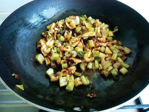 雞肉炒面的做法-家常味炒菜譜