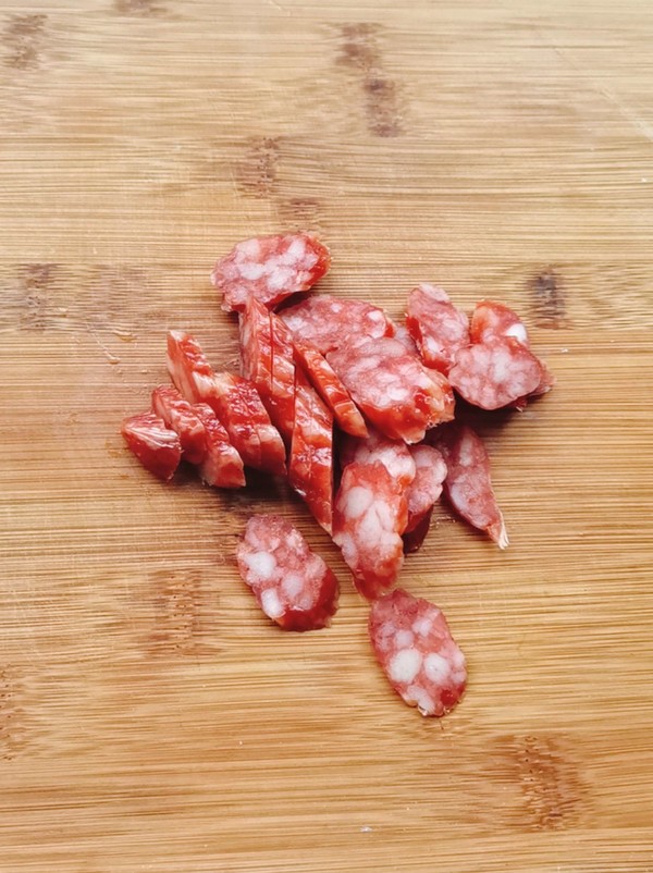 雞腿臘腸煲仔飯的做法-咸鮮味煮菜譜