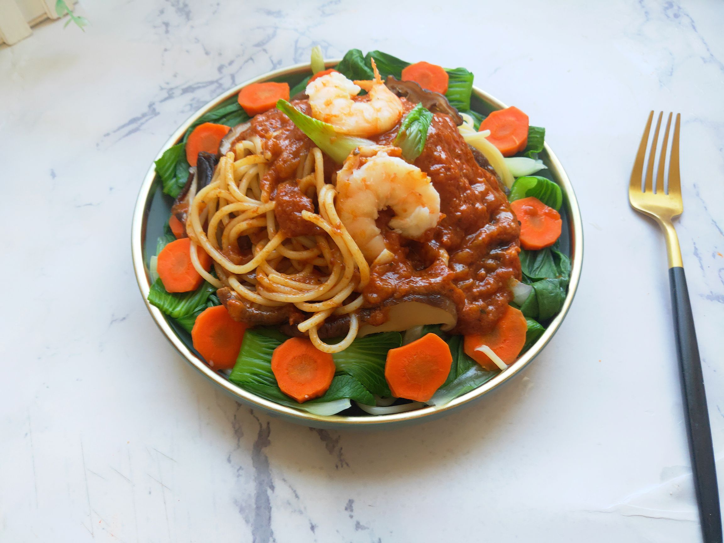 意大利肉醬鮮蝦面的做法-咸鮮味煮菜譜