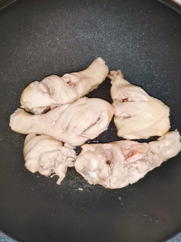 雞腿臘腸煲仔飯的做法-咸鮮味煮菜譜