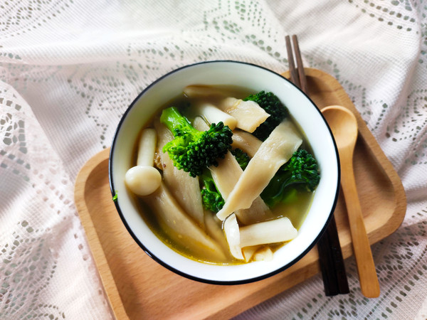 西蘭花面條魚的做法-家常味煮菜譜-易網健康養生網 西蘭花面條魚的做法-家常味煮菜譜