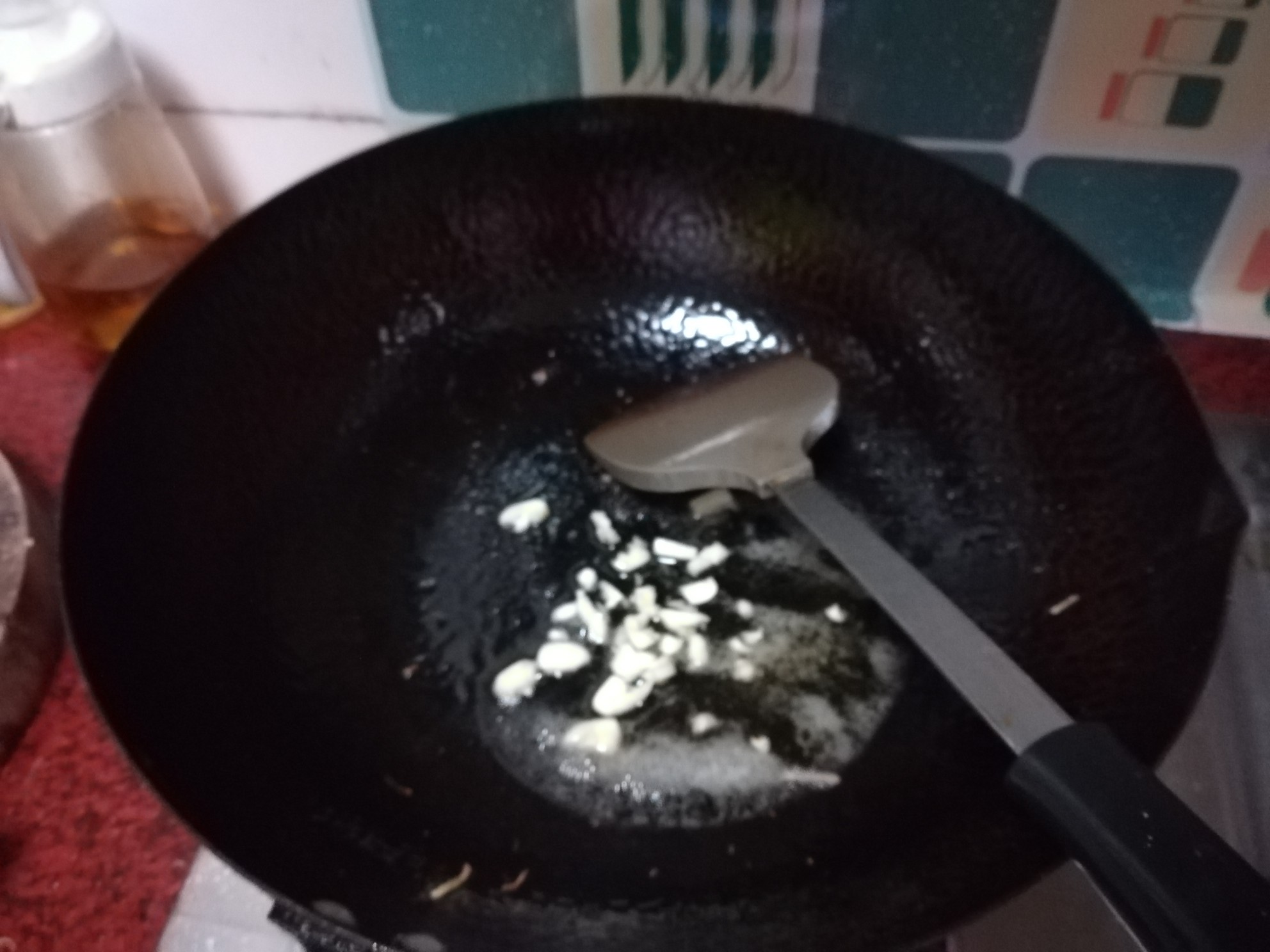 魚豆腐炒包菜的做法-家常味炒菜譜