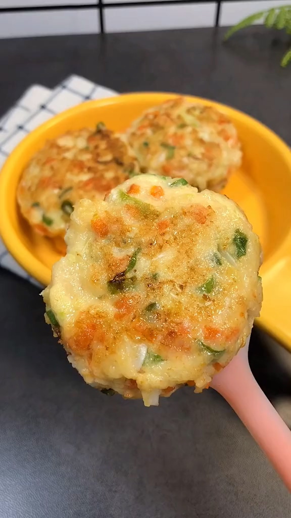 蝦餅的做法-家常味炸菜譜