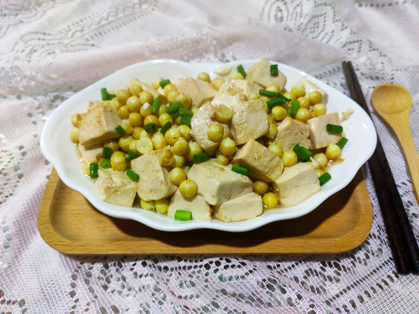 雞頭米燒豆腐的做法-家常味炒菜譜