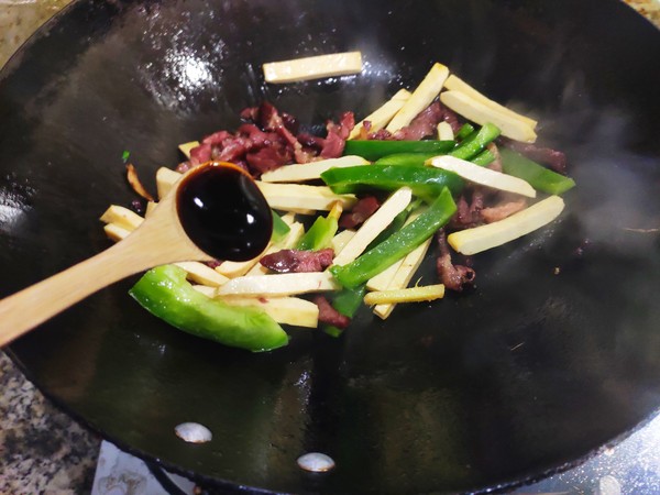 茶干炒馬肉的做法-家常味炒菜譜