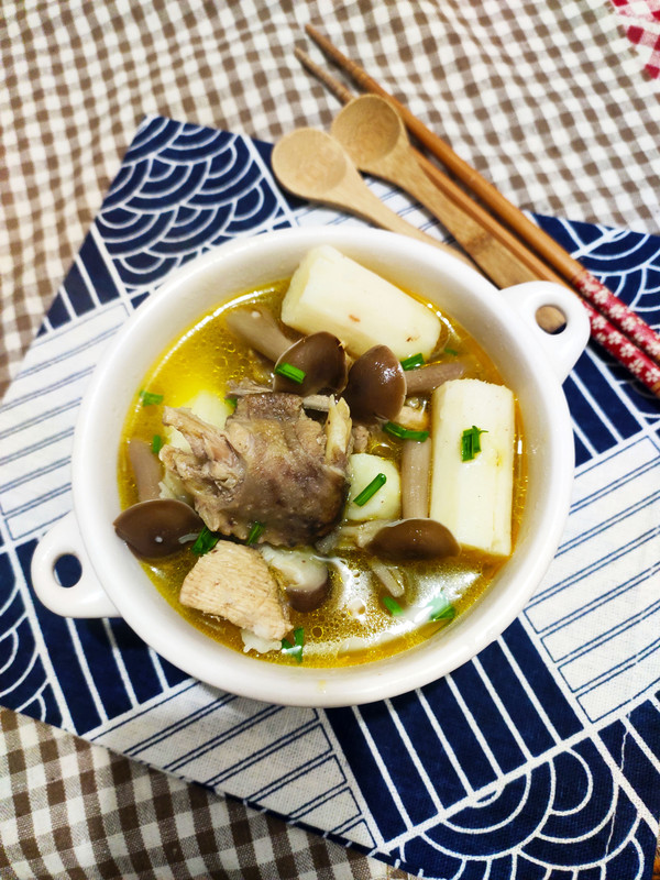 鹿茸菌山藥雞湯的做法-咸鮮味燉菜譜