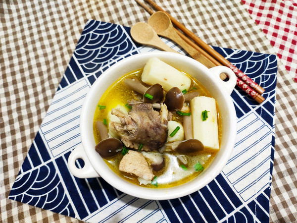 鹿茸菌山藥雞湯的做法-咸鮮味燉菜譜