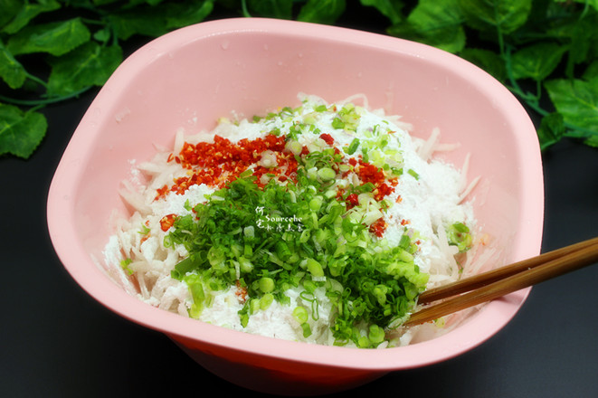 蘿卜丸子的做法-香辣味炸菜譜