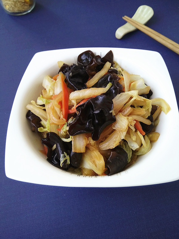 黑木耳燒白菜的做法-家常味燒菜譜