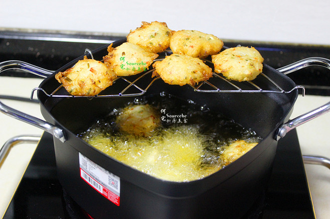 蘿卜丸子的做法-香辣味炸菜譜