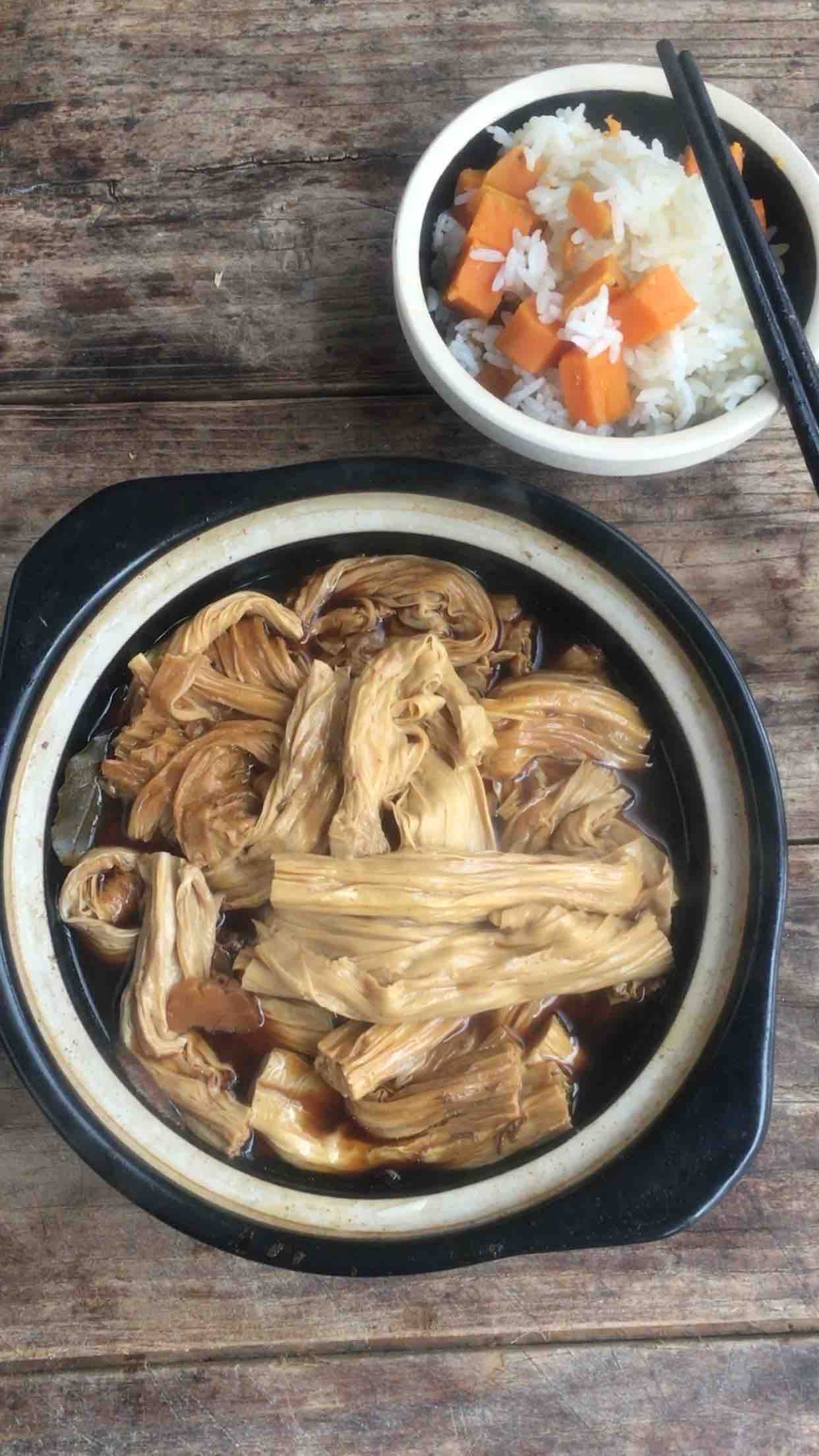 砂鍋腐竹的做法-家常味煮菜譜