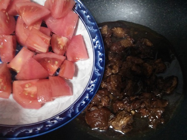 西紅柿燒肉的做法-家常味燉菜譜