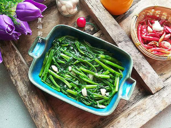 爆炒通菜的做法-家常味炒菜譜