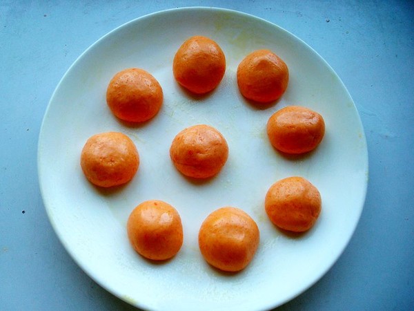 蒸胡蘿卜丸子的做法-甜味蒸菜譜