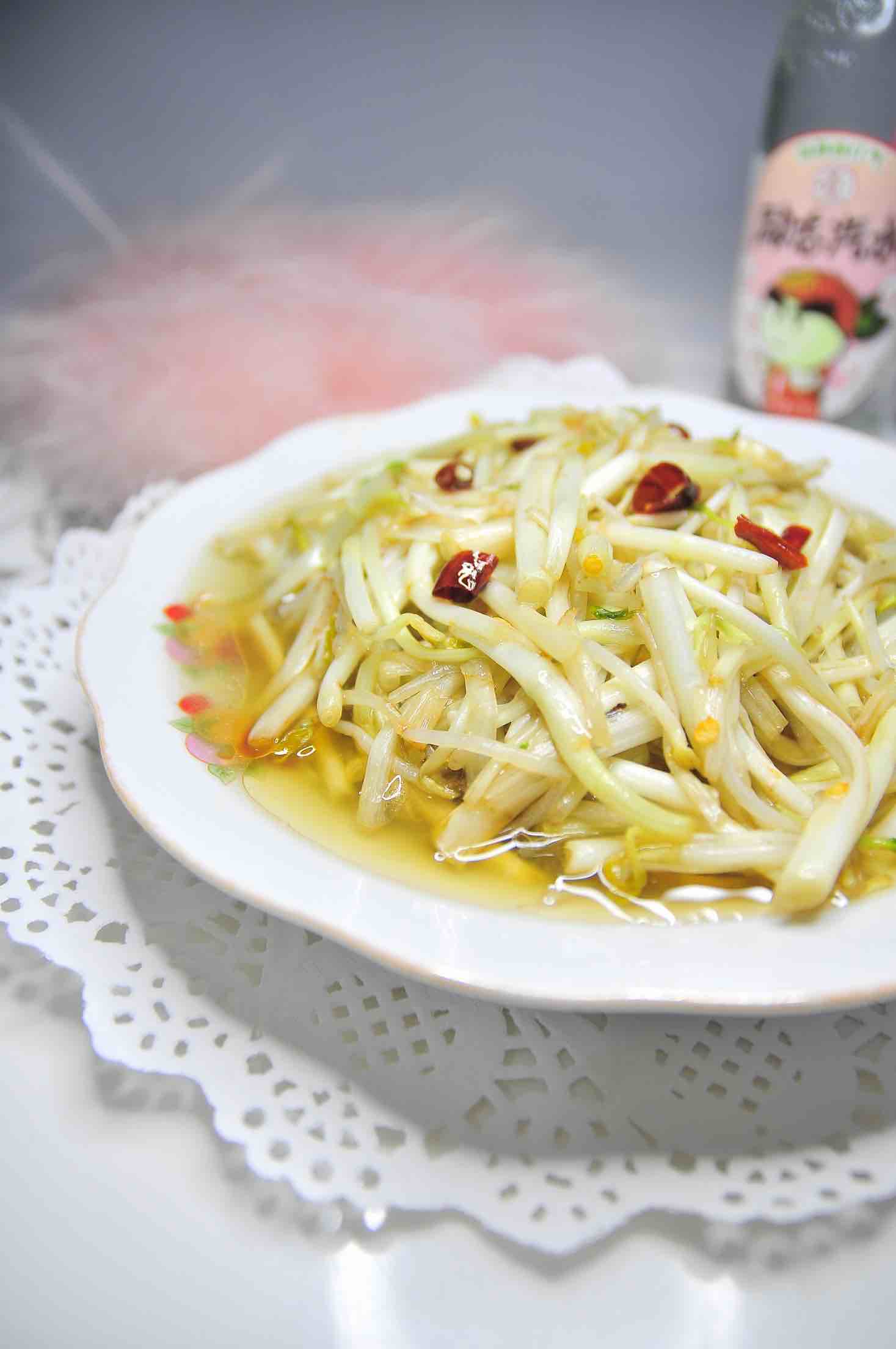 豆芽炒白芹的做法-家常味炒菜譜