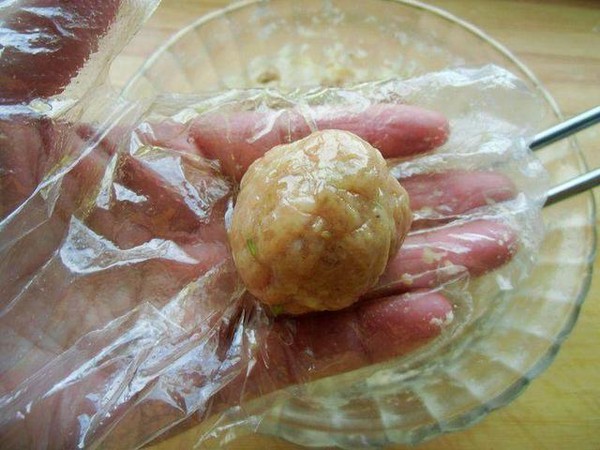 小米肉丸子的做法-家常味蒸菜譜-易網健康養生網 小米肉丸子的做法-家常味蒸菜譜