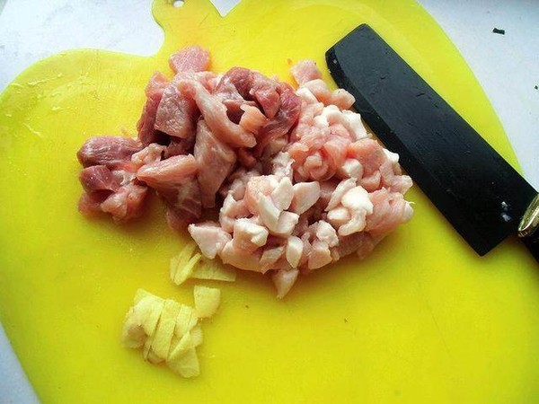 小米肉丸子的做法-家常味蒸菜譜-易網健康養生網 小米肉丸子的做法-家常味蒸菜譜