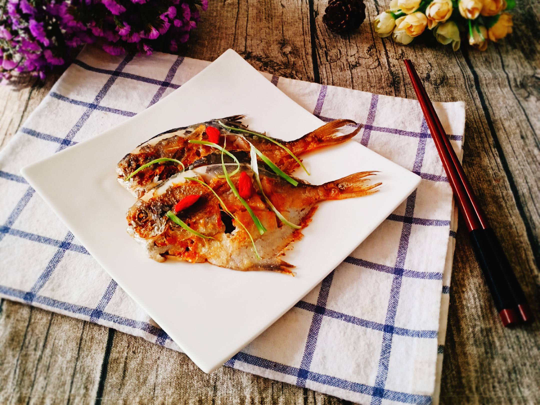 香煎鯧魚的做法-咸鮮味煎菜譜