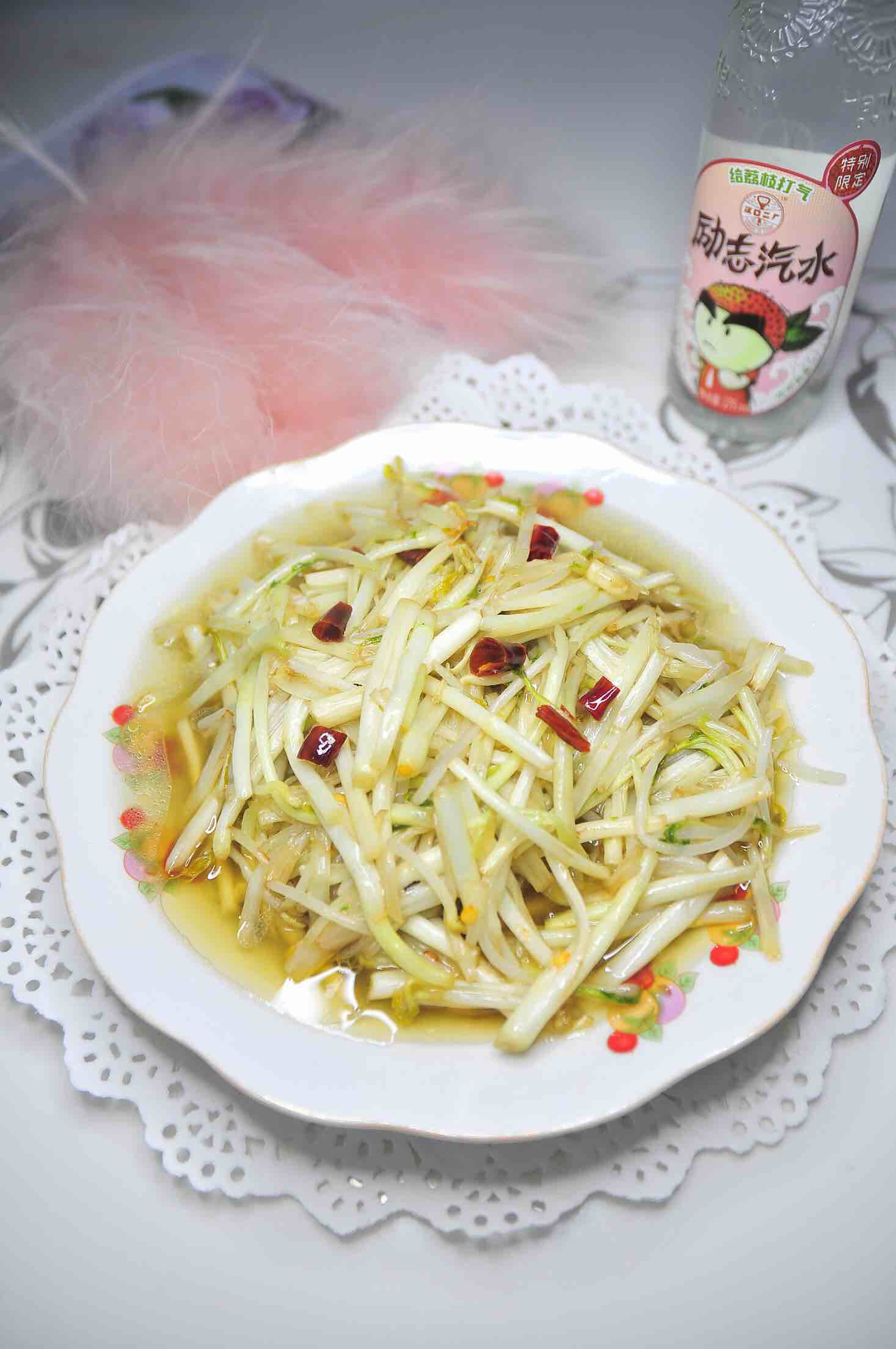 豆芽炒白芹的做法-家常味炒菜譜