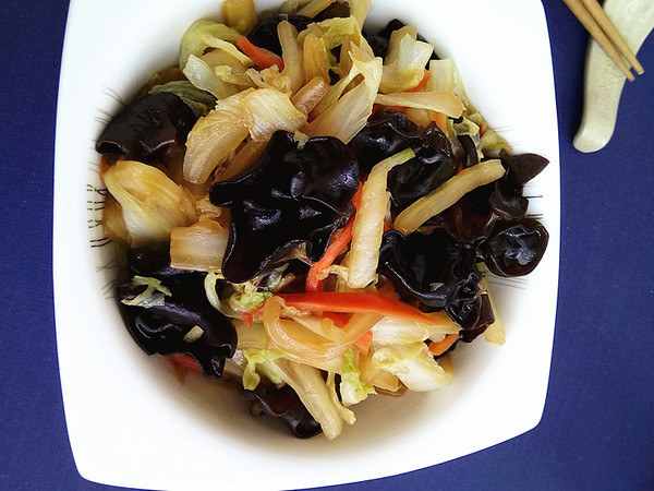 黑木耳燒白菜的做法-家常味燒菜譜