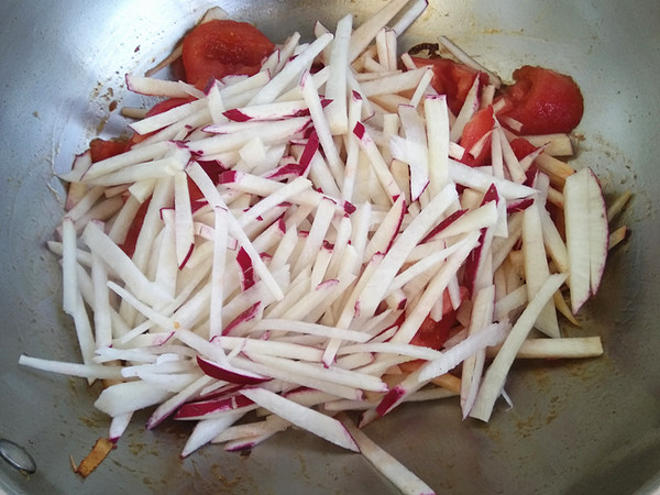 旱蘿卜燒番茄的做法-茄汁味燒菜譜-易網(wǎng)健康養(yǎng)生網(wǎng) 旱蘿卜燒番茄的做法-茄汁味燒菜譜