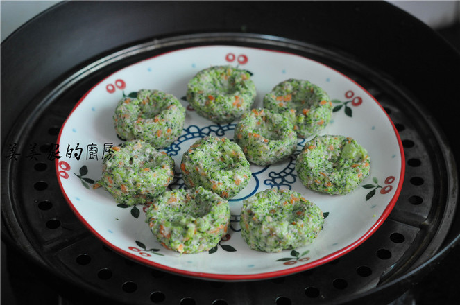 澆汁西藍花盞的做法-家常味蒸菜譜