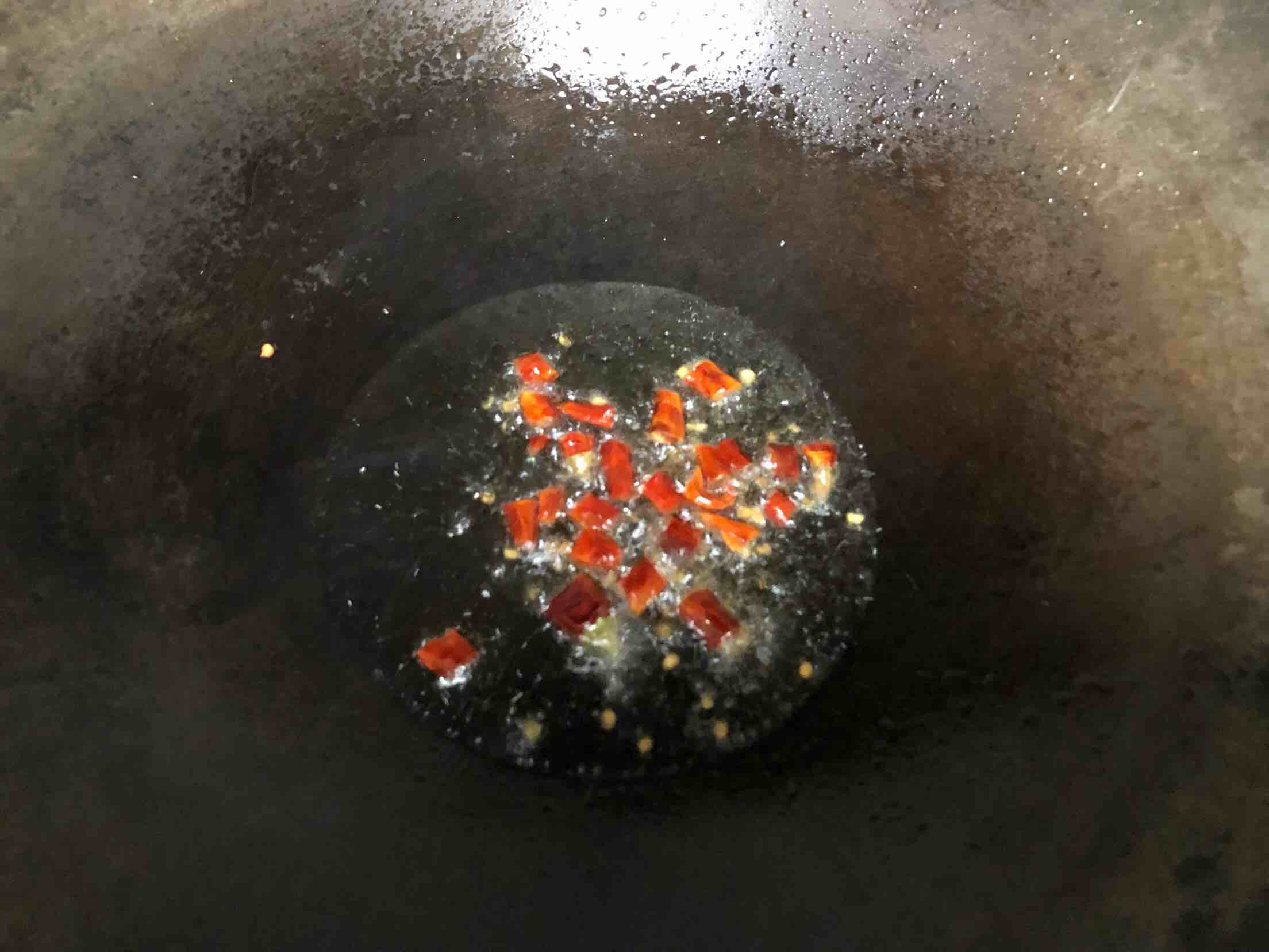 豆芽炒白芹的做法-家常味炒菜譜