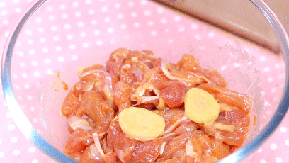 鮮蘑蒸雞腿肉 寶寶輔食食譜的做法-家常味蒸菜譜-易網(wǎng)健康養(yǎng)生網(wǎng) 鮮蘑蒸雞腿肉 寶寶輔食食譜的做法-家常味蒸菜譜