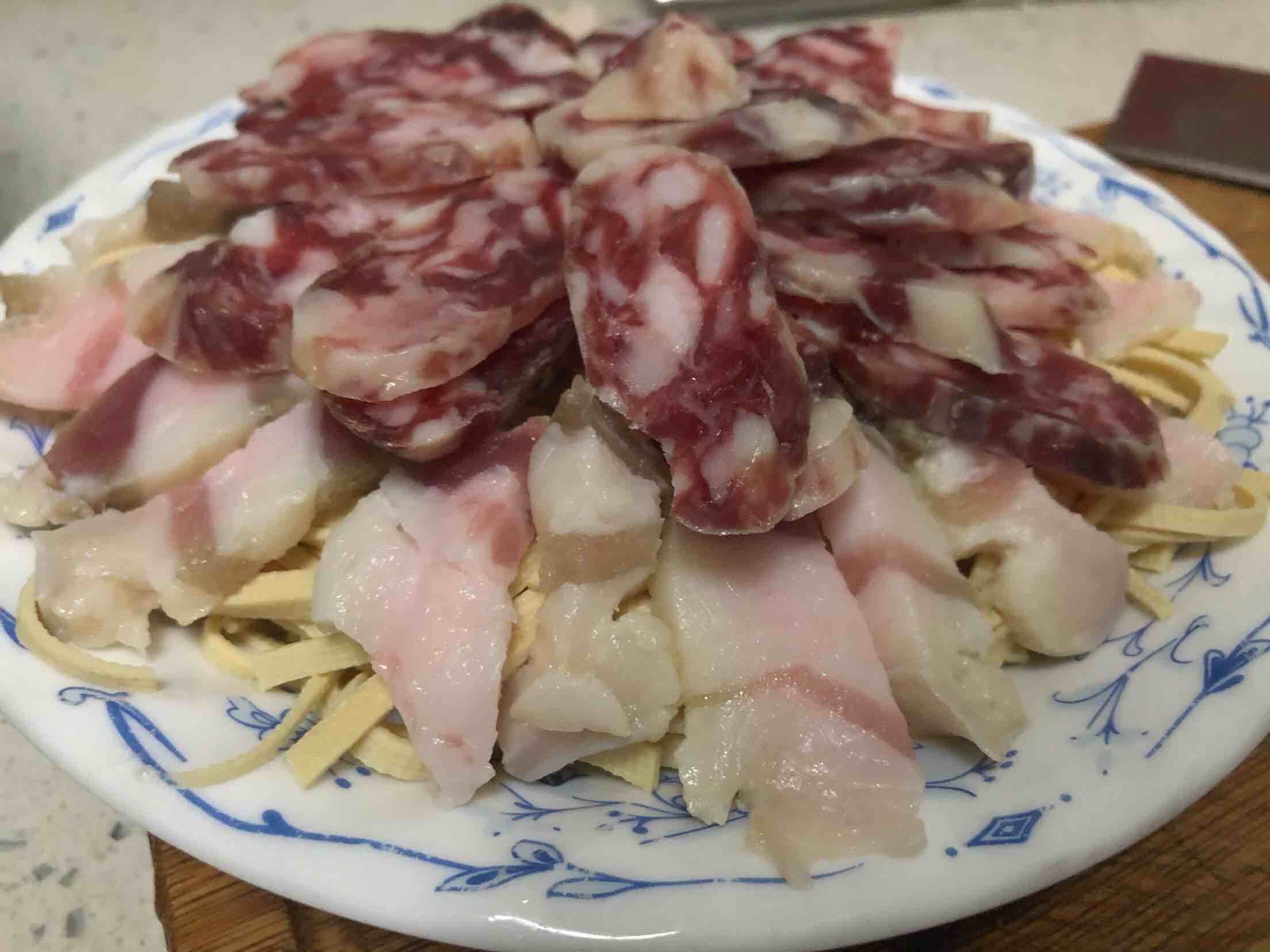 咸肉香腸蒸干絲的做法-咸鮮味蒸菜譜