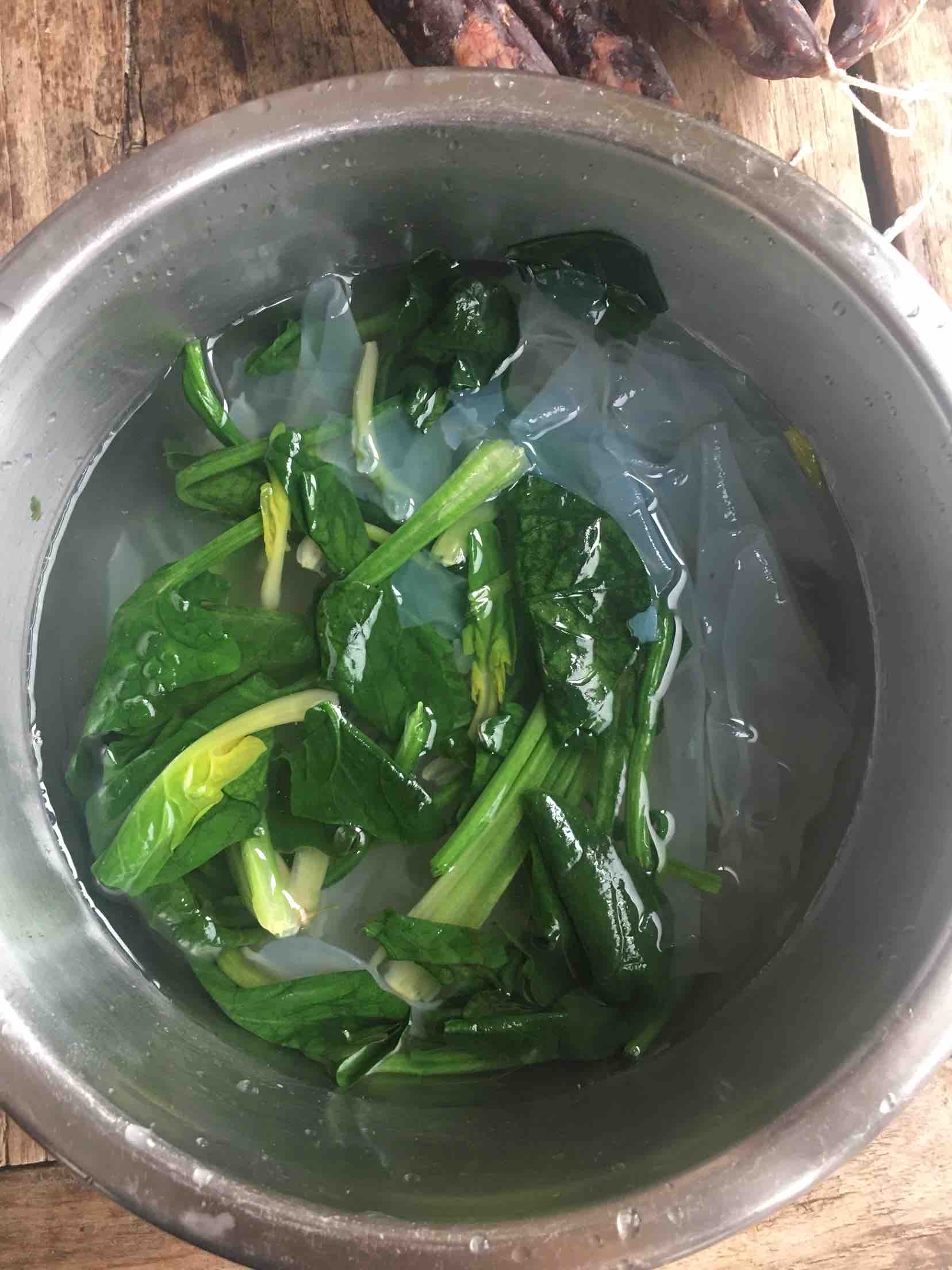 涼拌菠菜雞絲粉皮的做法-家常味拌菜譜