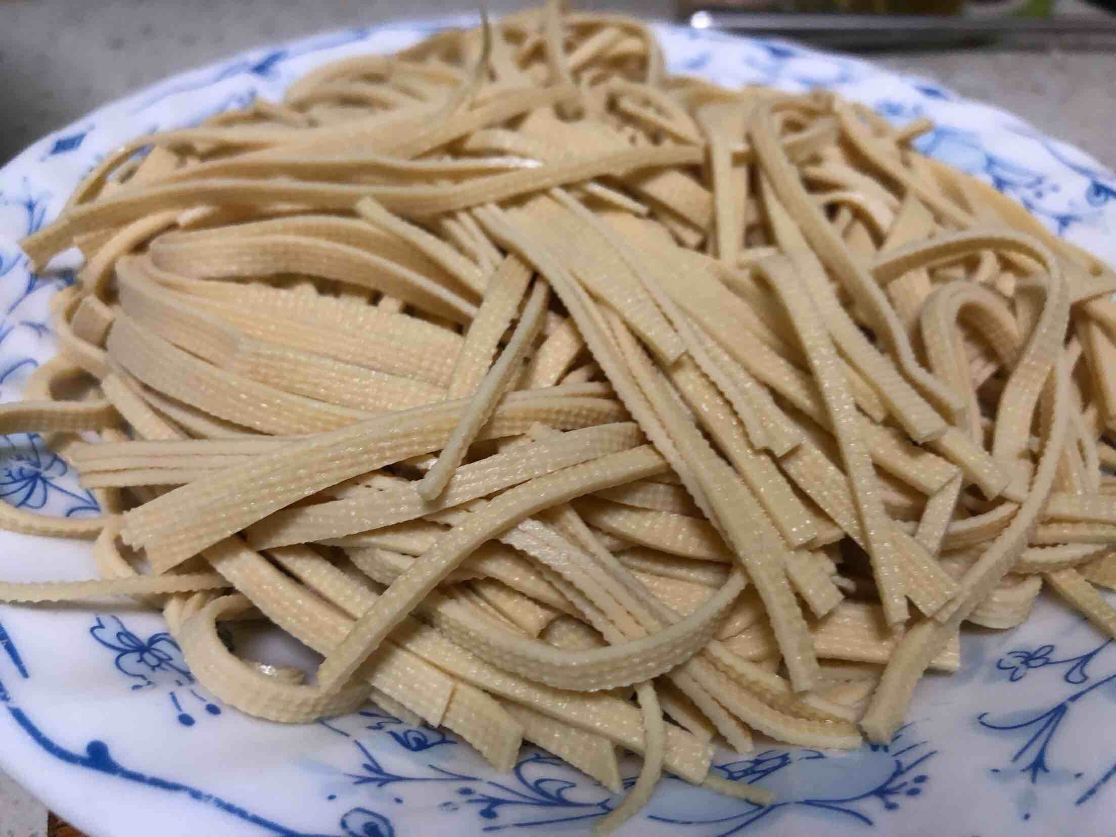 咸肉香腸蒸干絲的做法-咸鮮味蒸菜譜