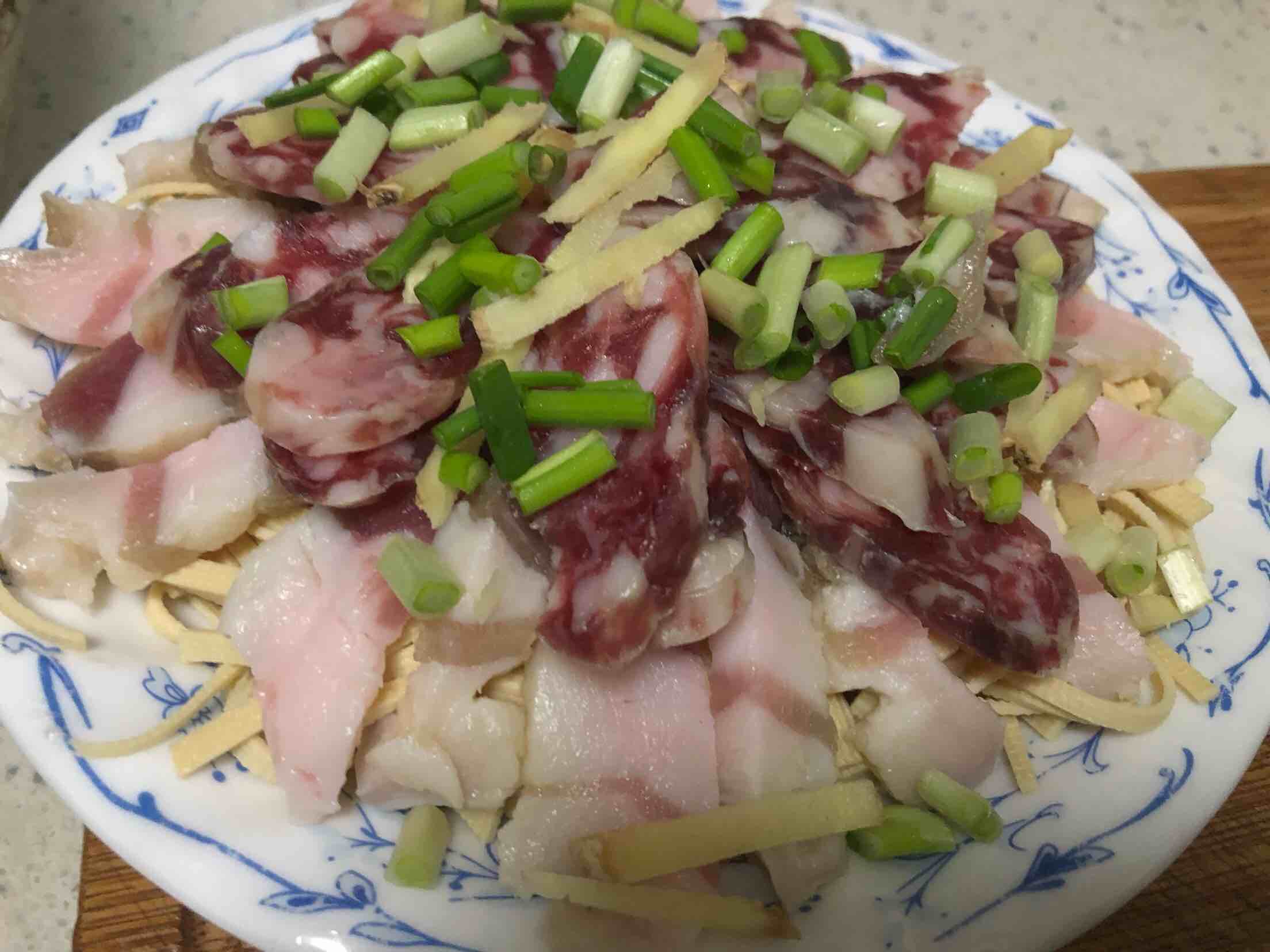 咸肉香腸蒸干絲的做法-咸鮮味蒸菜譜