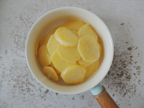 涼拌土豆片的做法-家常味拌菜譜-易網健康養生網 涼拌土豆片的做法-家常味拌菜譜