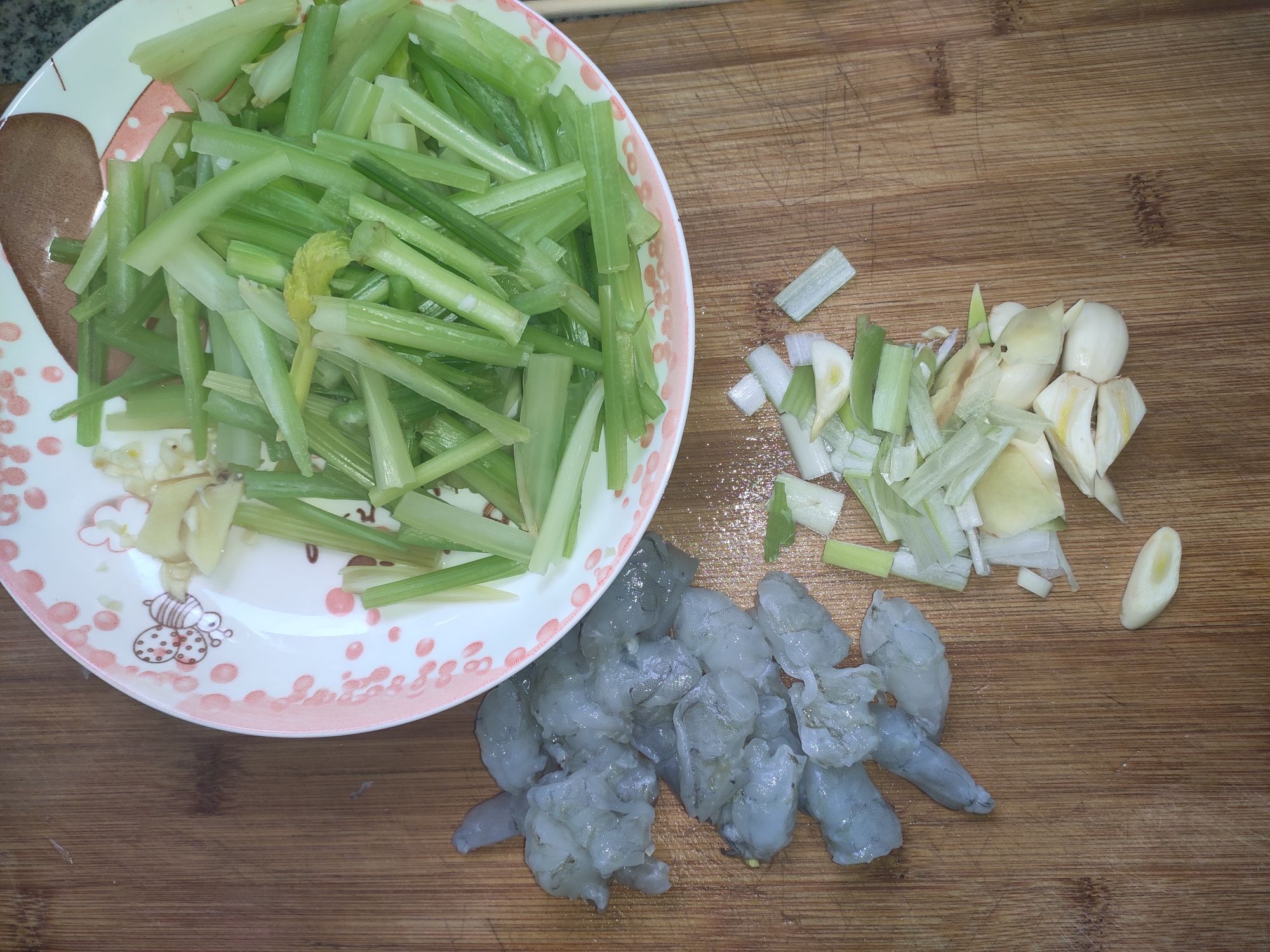 芹菜蝦仁的做法-咸鮮味炒菜譜