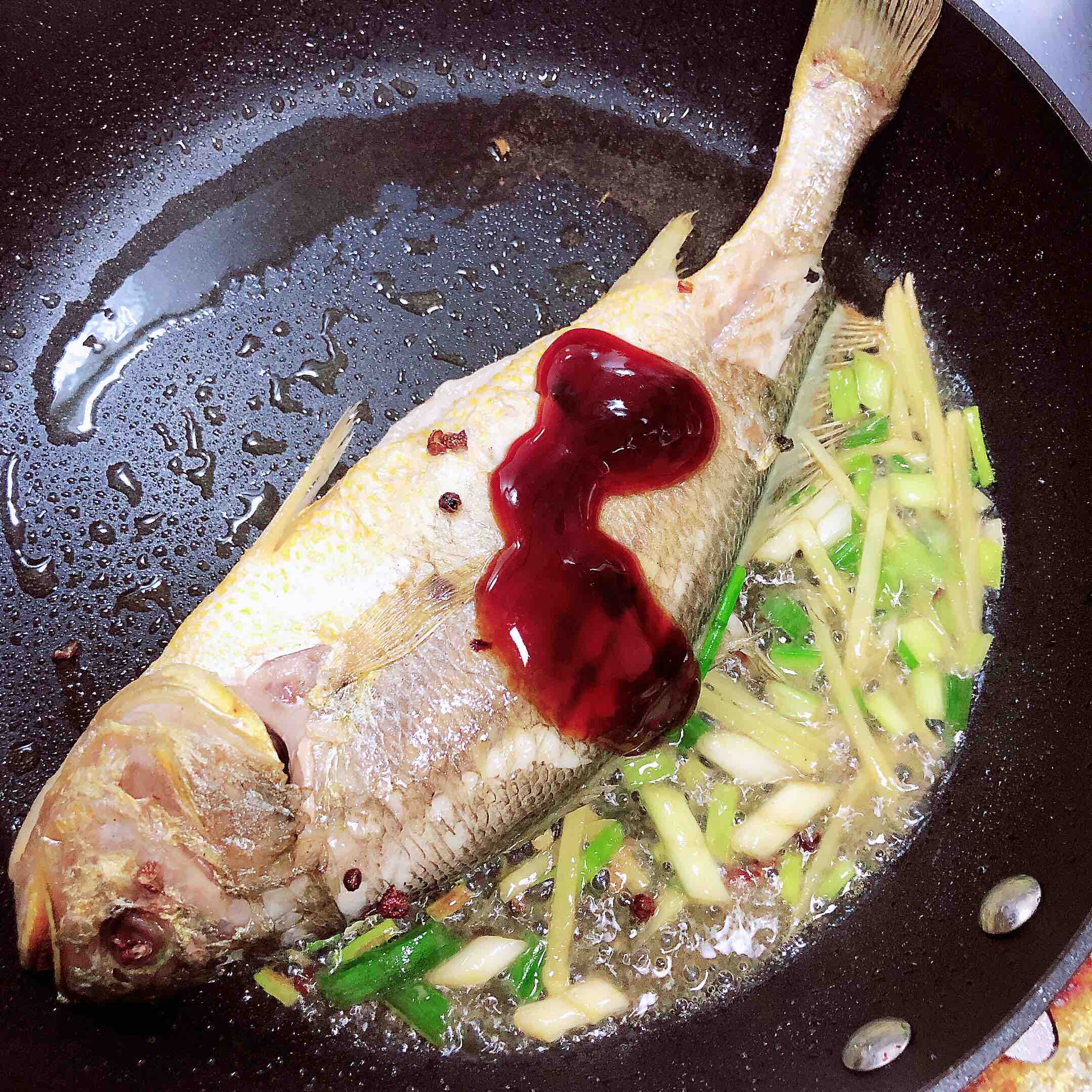 醬燜黃花魚的做法-咸鮮味燜菜譜