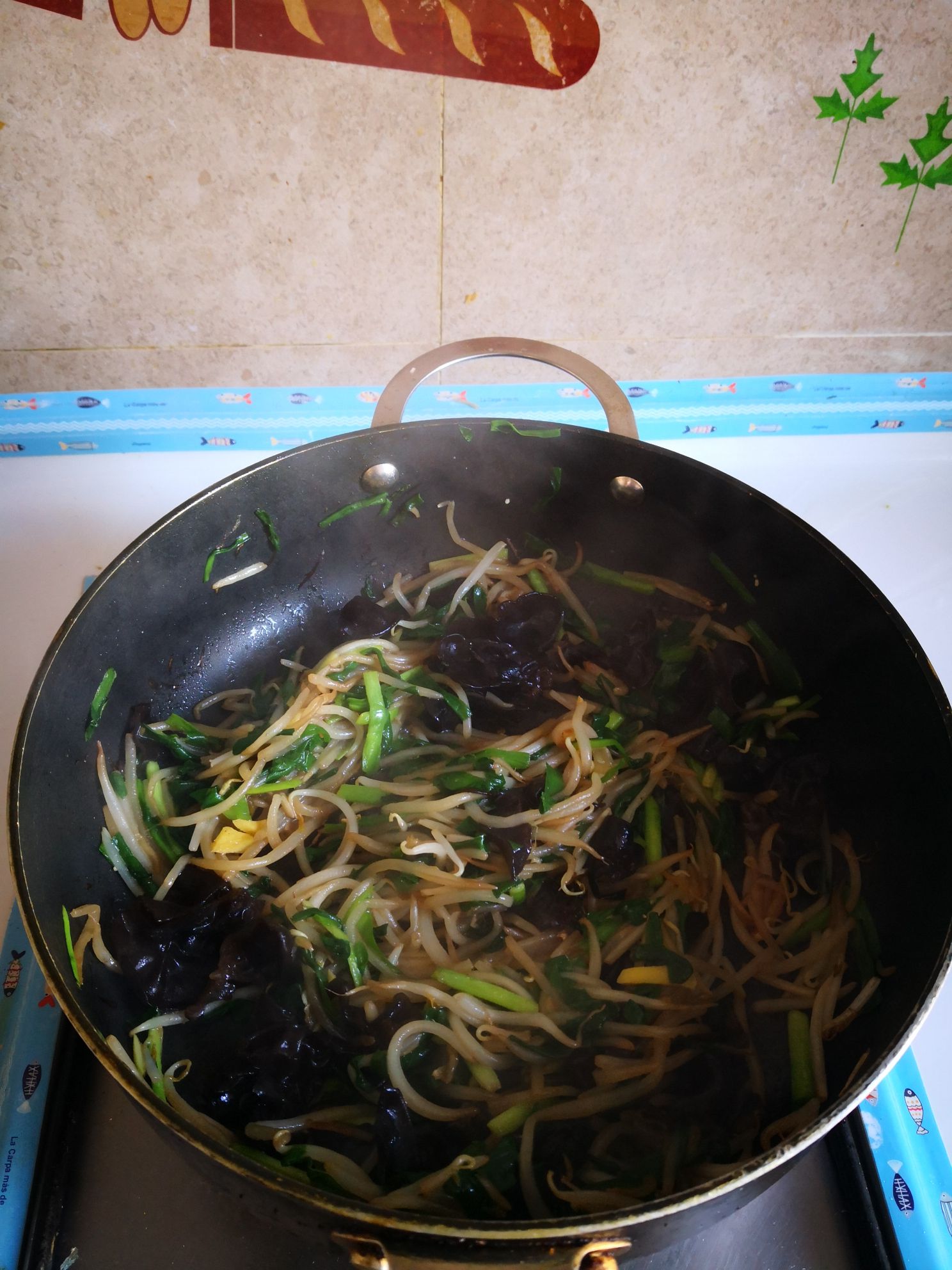 韭菜炒木耳的做法-家常味炒菜譜