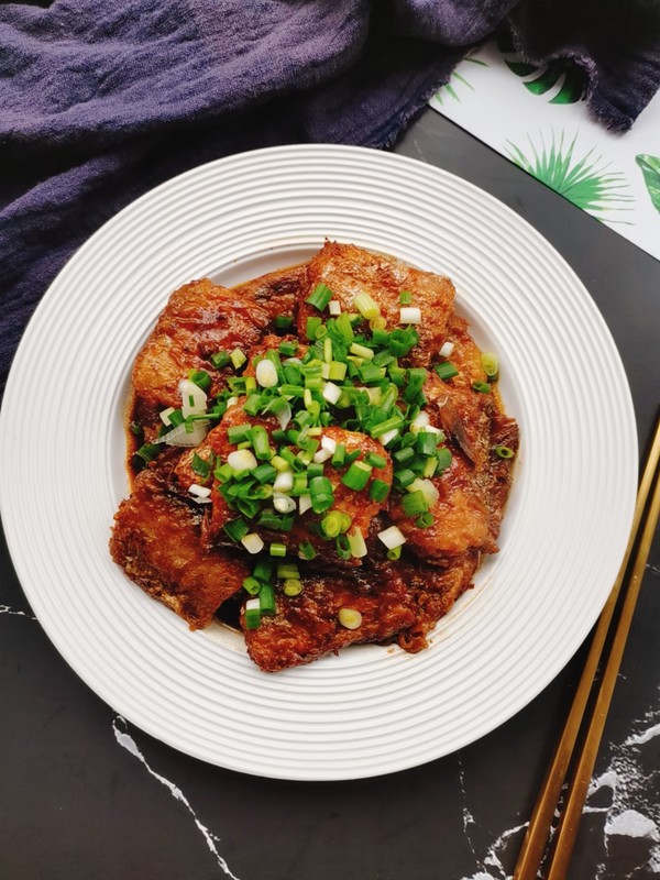 紅燒帶魚的做法-咸鮮味燒菜譜