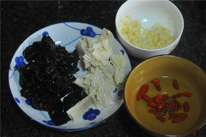 木耳燴腐竹的做法-家常味炒菜譜