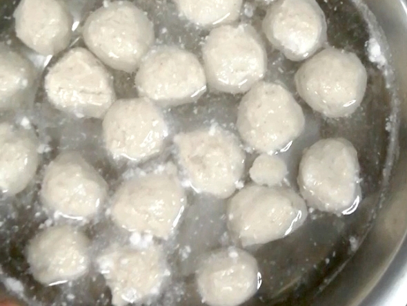 自制魚丸的做法-咸鮮味煮菜譜