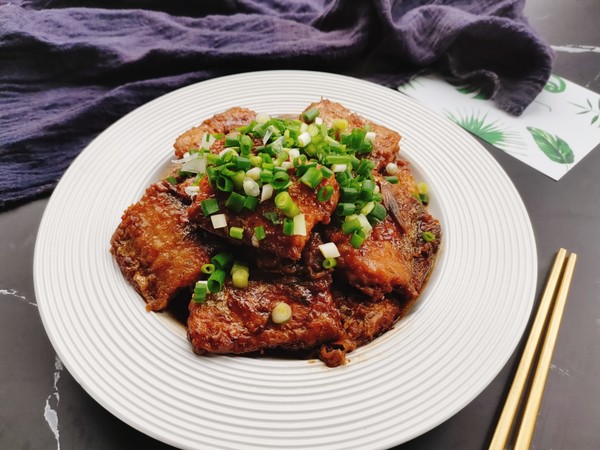 紅燒帶魚的做法-咸鮮味燒菜譜