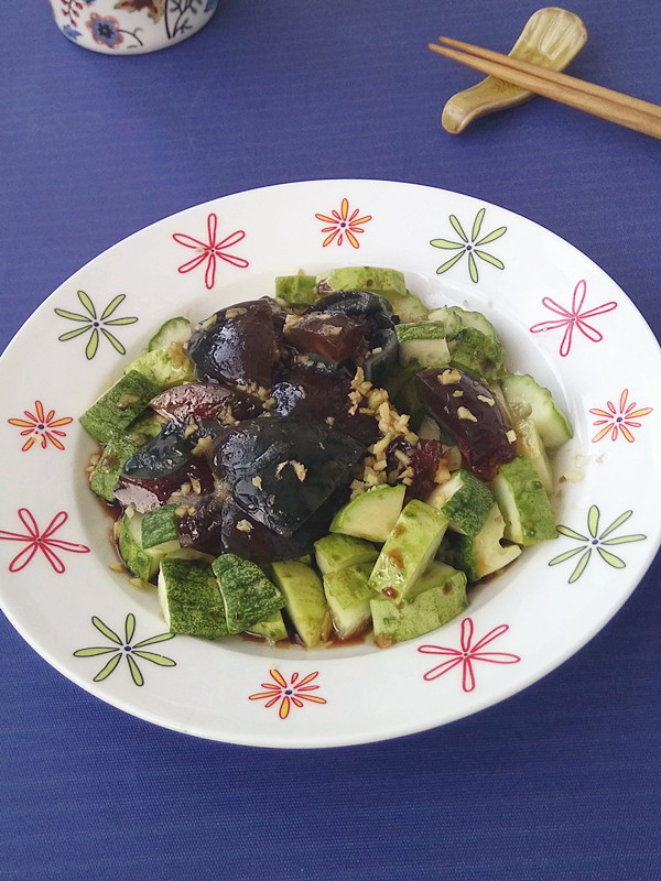 涼拌皮蛋黃瓜的做法-家常味拌菜譜