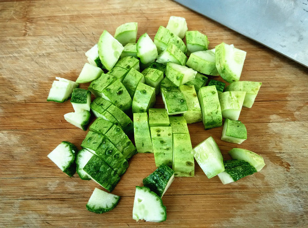 涼拌皮蛋黃瓜的做法-家常味拌菜譜