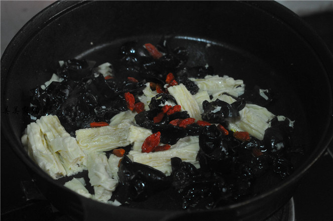 木耳燴腐竹的做法-家常味炒菜譜