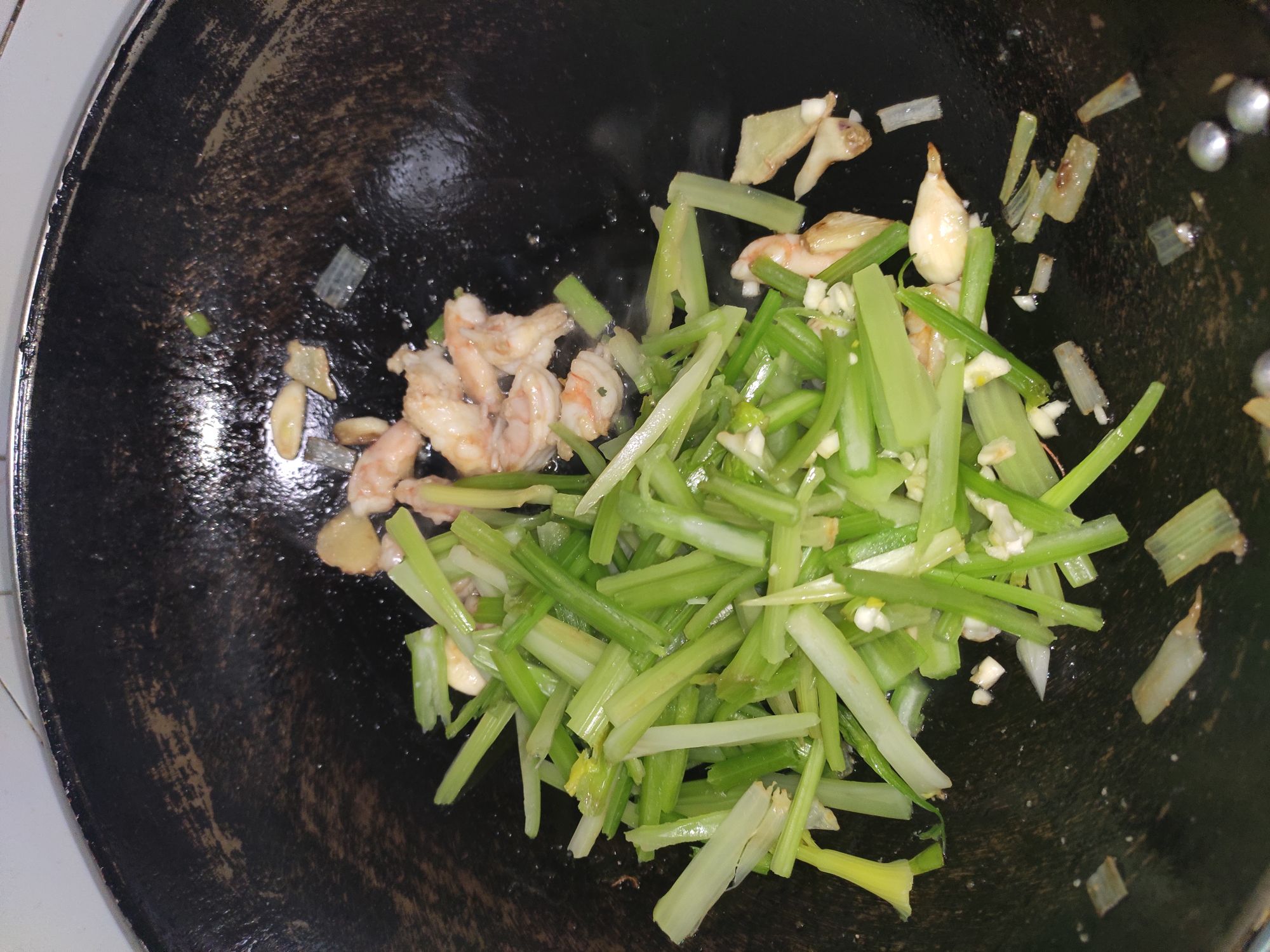 芹菜蝦仁的做法-咸鮮味炒菜譜