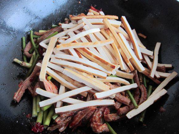 干鍋牛肚的做法-香辣味炒菜譜-易網健康養生網 干鍋牛肚的做法-香辣味炒菜譜