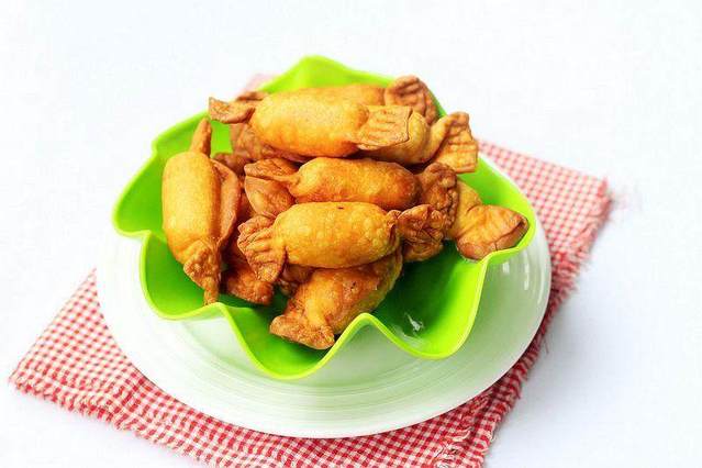 香腸糖果的做法-家常味炸菜譜-易網健康養生網 香腸糖果的做法-家常味炸菜譜