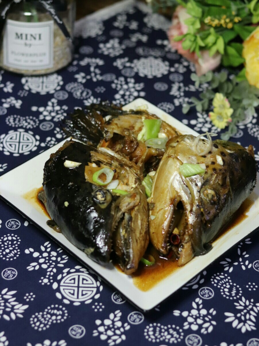 醬三文魚頭的做法-家常味燉菜譜